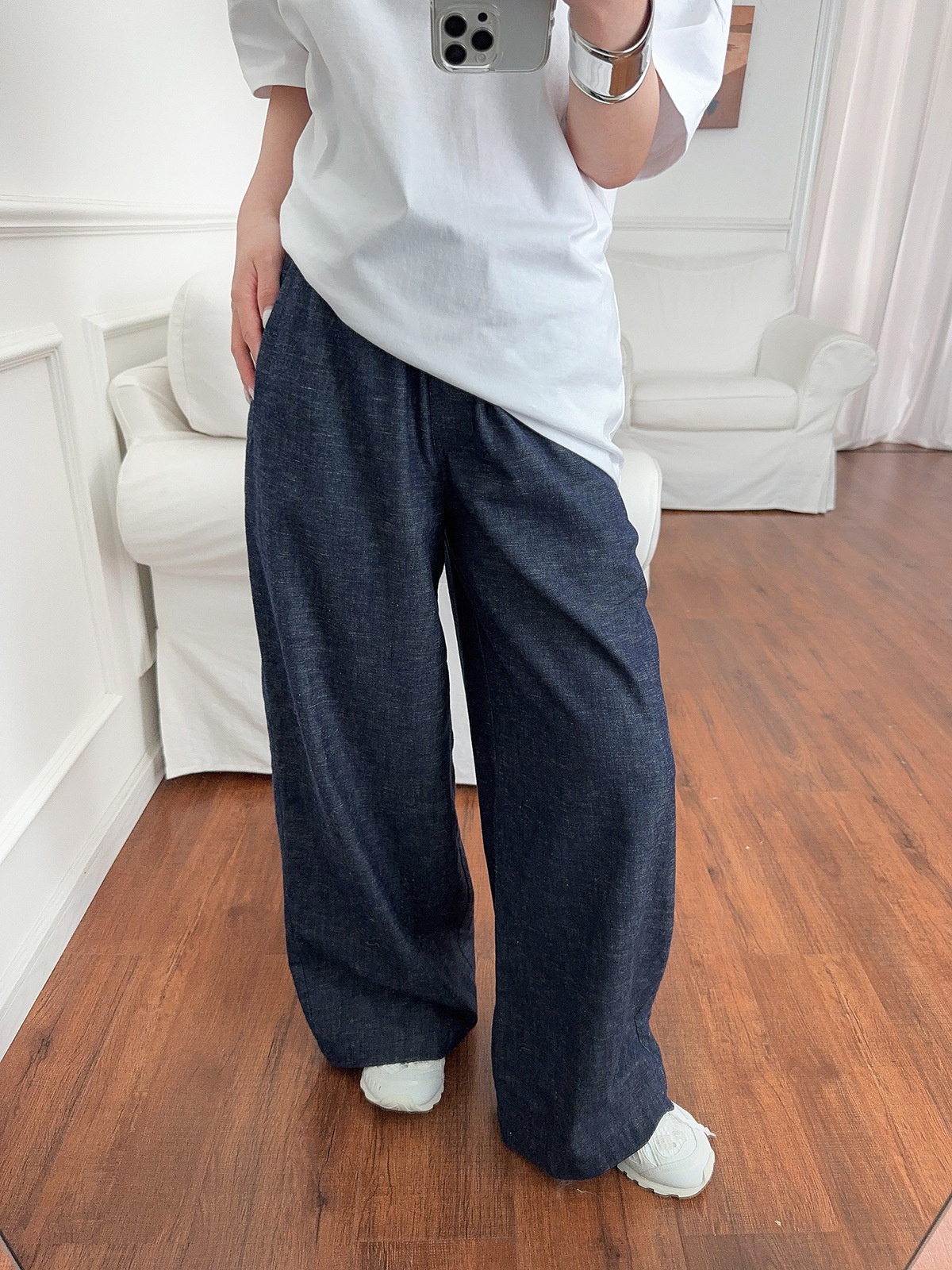 60b42c67 40fe 4d5d B228 65af6f275368 Trans