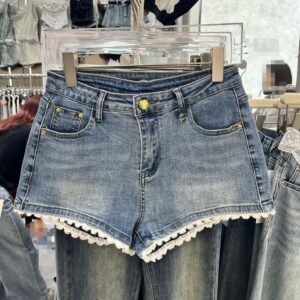 lace edge stitching sweet chic denim shorts